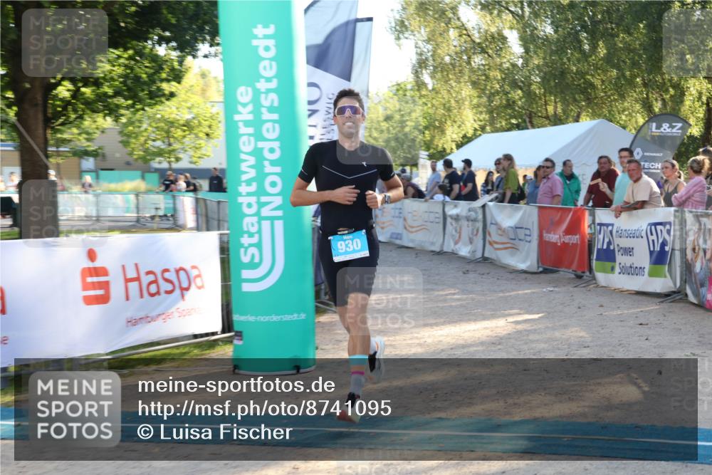 07.09.2025 - 19. Norderstedt Triathlon Luisa Fischer http://msf.ph/oto/8741095 07.09.2025 16:56:14 Ziel 930 meine-sportfotos.de