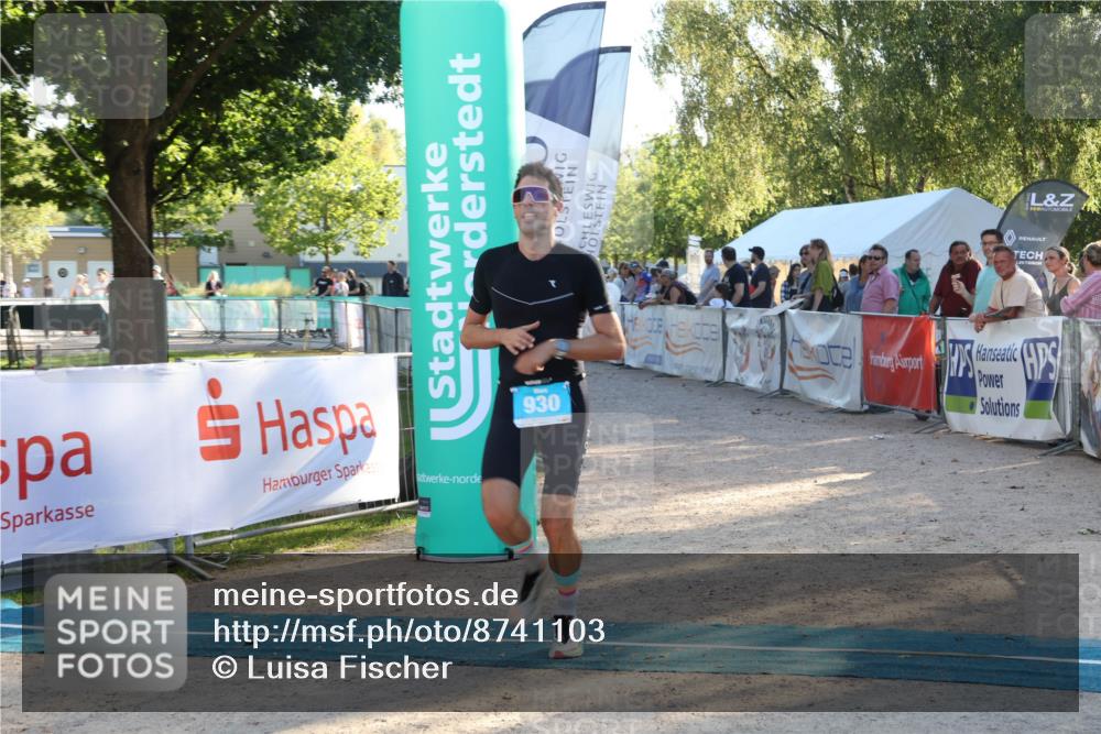 07.09.2025 - 19. Norderstedt Triathlon Luisa Fischer http://msf.ph/oto/8741103 07.09.2025 16:56:14 Ziel 930 meine-sportfotos.de
