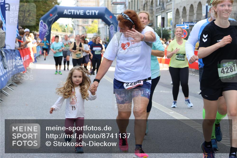 07.09.2025 - BARMER Alsterlauf Strokosch-Dieckow http://msf.ph/oto/8741137 07.09.2025 10:18:26 Ziel 2063, 2099, 2267, 2554, 2625, 3084, 3092, 3143, 3499, 4071, 4477, 4780, 4869, 8063 meine-sportfotos.de