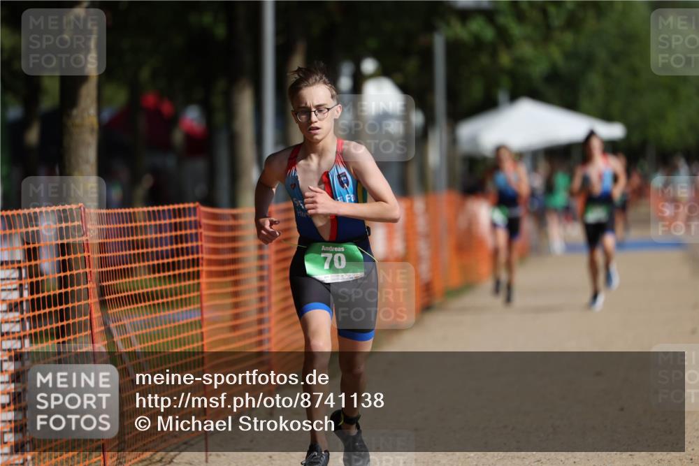 07.09.2025 - 19. Norderstedt Triathlon Michael Strokosch http://msf.ph/oto/8741138 07.09.2025 10:56:15 Laufen 70, 76, 102, 682 meine-sportfotos.de