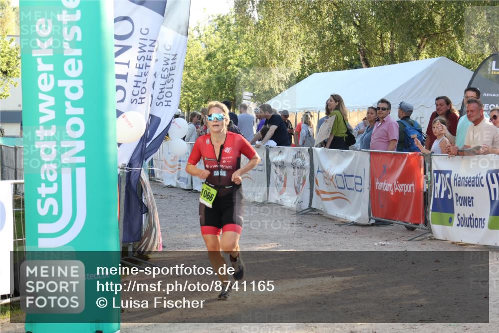 07.09.2025 - 19. Norderstedt Triathlon Luisa Fischer http://msf.ph/oto/8741165 07.09.2025 16:56:39 Ziel 1066 meine-sportfotos.de