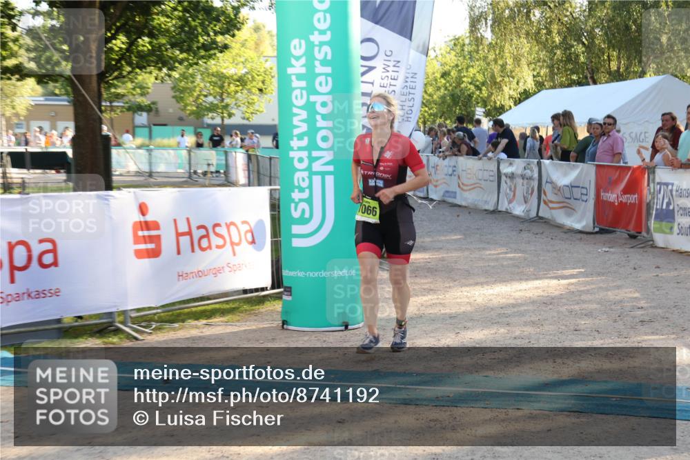 07.09.2025 - 19. Norderstedt Triathlon Luisa Fischer http://msf.ph/oto/8741192 07.09.2025 16:56:40 Ziel 1066 meine-sportfotos.de