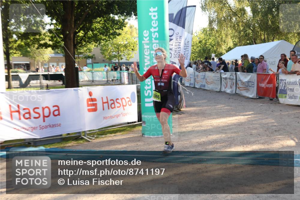 07.09.2025 - 19. Norderstedt Triathlon Luisa Fischer http://msf.ph/oto/8741197 07.09.2025 16:56:40 Ziel 1066 meine-sportfotos.de