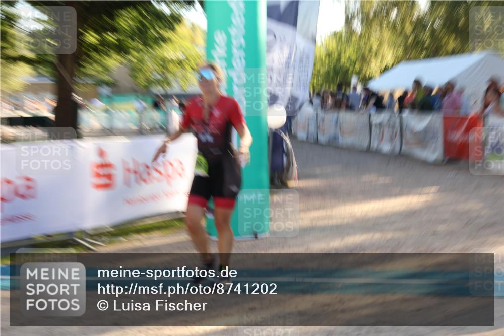 07.09.2025 - 19. Norderstedt Triathlon Luisa Fischer http://msf.ph/oto/8741202 07.09.2025 16:56:41 Ziel 1066 meine-sportfotos.de