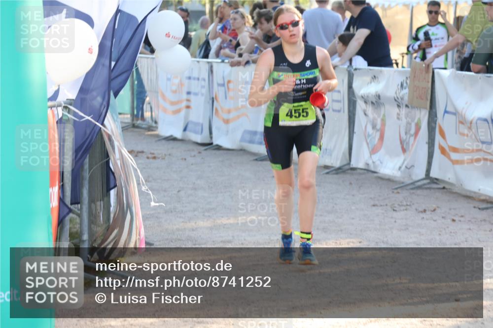 07.09.2025 - 19. Norderstedt Triathlon Luisa Fischer http://msf.ph/oto/8741252 07.09.2025 16:57:04 Ziel 455 meine-sportfotos.de