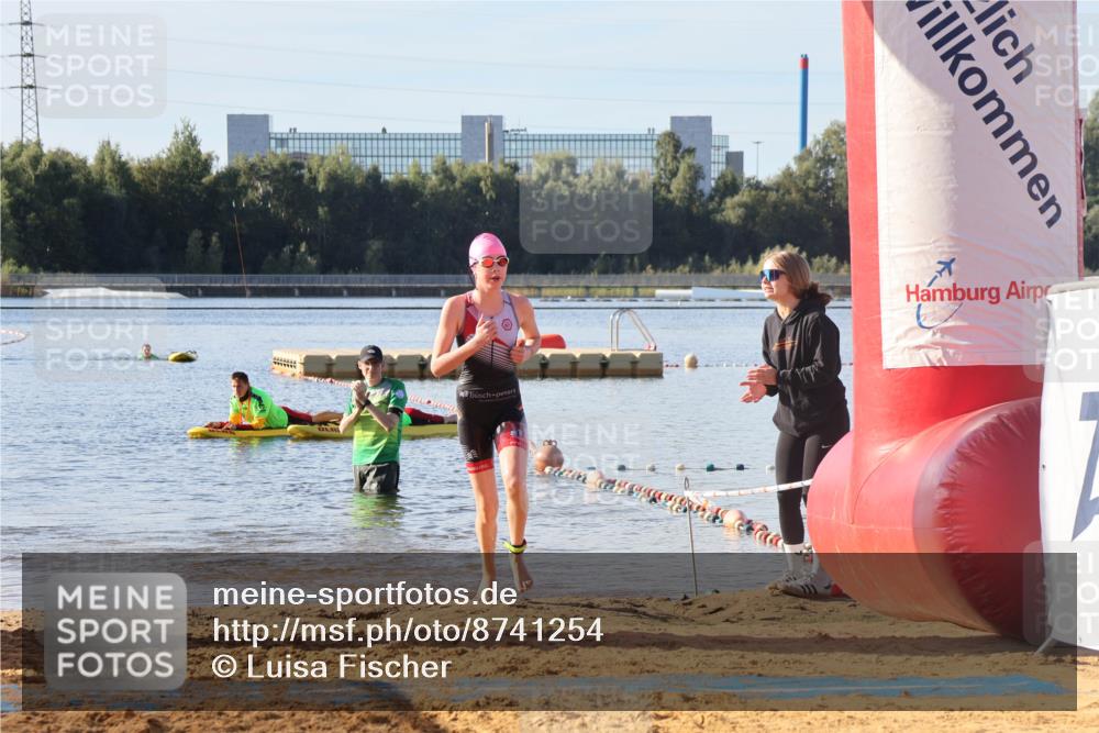07.09.2025 - 19. Norderstedt Triathlon Luisa Fischer http://msf.ph/oto/8741254 07.09.2025 09:32:39 Schwimmen 628 meine-sportfotos.de