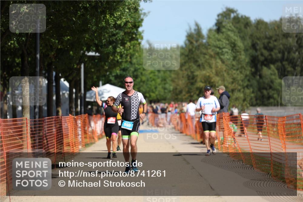 07.09.2025 - 19. Norderstedt Triathlon Michael Strokosch http://msf.ph/oto/8741261 07.09.2025 12:31:41 Laufen 898, 1315 meine-sportfotos.de