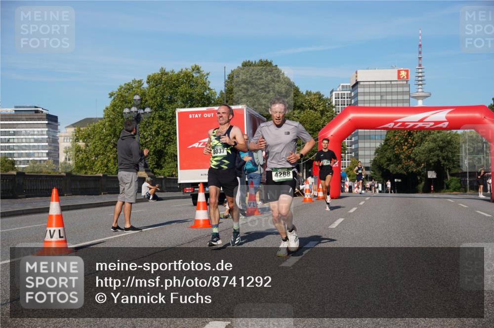 07.09.2025 - BARMER Alsterlauf Yannick Fuchs http://msf.ph/oto/8741292 07.09.2025 09:27:53 Laufen 8037, 4288, 138 meine-sportfotos.de