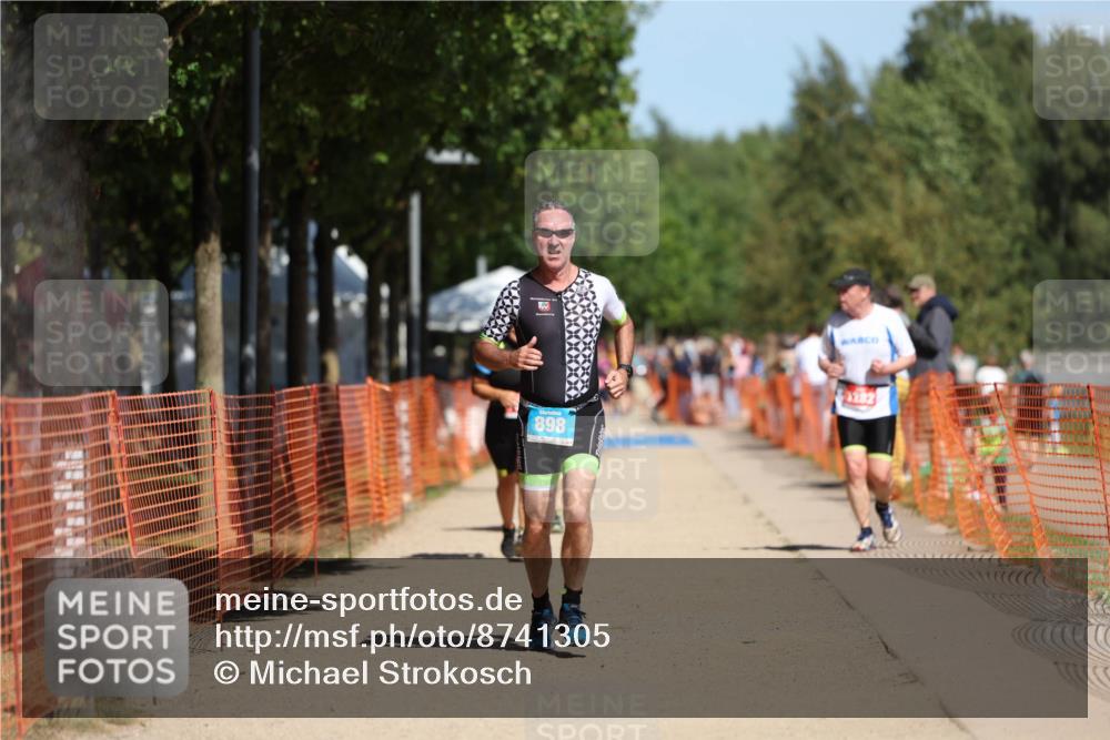 07.09.2025 - 19. Norderstedt Triathlon Michael Strokosch http://msf.ph/oto/8741305 07.09.2025 12:31:43 Laufen 795, 898, 1282, 1315 meine-sportfotos.de