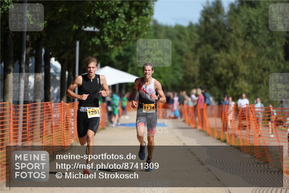 07.09.2025 - 19. Norderstedt Triathlon Michael Strokosch http://msf.ph/oto/8741309 07.09.2025 11:53:17 Laufen 204, 1174, 1203 meine-sportfotos.de