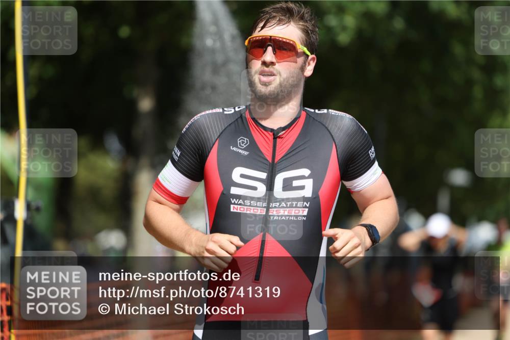 07.09.2025 - 19. Norderstedt Triathlon Michael Strokosch http://msf.ph/oto/8741319 07.09.2025 13:07:26 Laufen 718, 732, 814, 1384 meine-sportfotos.de