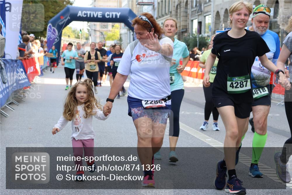 07.09.2025 - BARMER Alsterlauf Strokosch-Dieckow http://msf.ph/oto/8741326 07.09.2025 10:18:25 Ziel 2063, 2099, 2267, 2554, 2625, 3084, 3092, 3143, 3499, 4023, 4071, 4477, 4780, 4869, 8063 meine-sportfotos.de