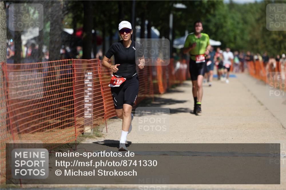 07.09.2025 - 19. Norderstedt Triathlon Michael Strokosch http://msf.ph/oto/8741330 07.09.2025 13:07:28 Laufen 718, 732, 1384 meine-sportfotos.de