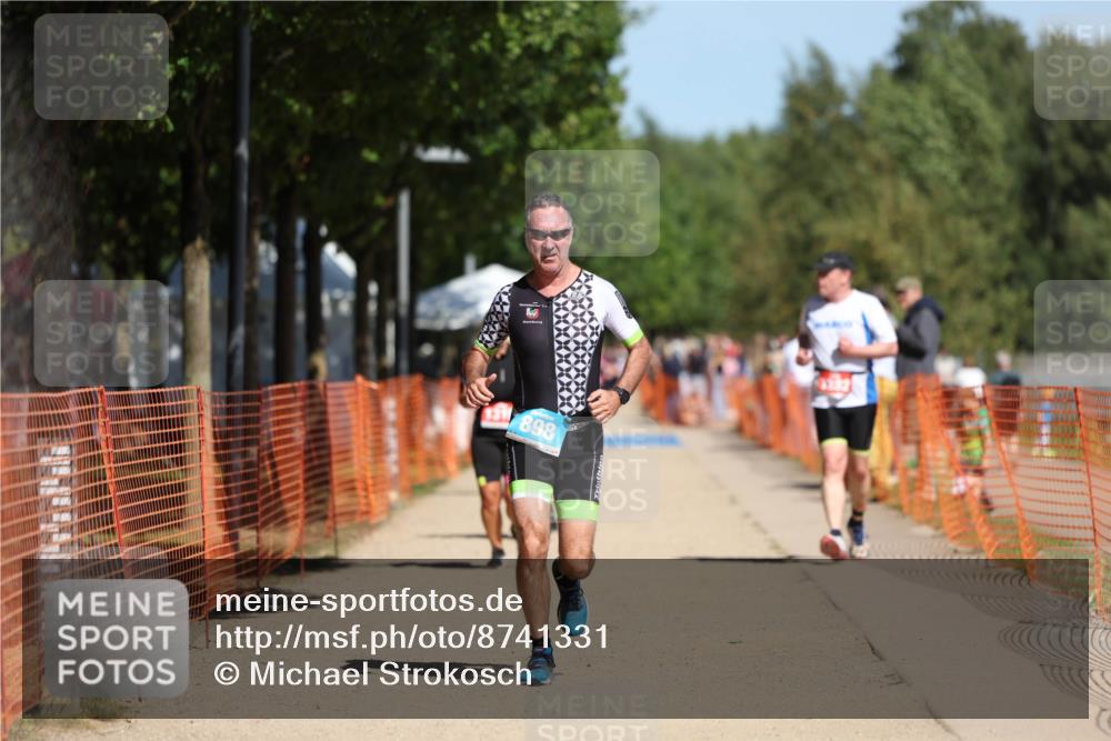 07.09.2025 - 19. Norderstedt Triathlon Michael Strokosch http://msf.ph/oto/8741331 07.09.2025 12:31:43 Laufen 795, 898, 1282, 1315 meine-sportfotos.de