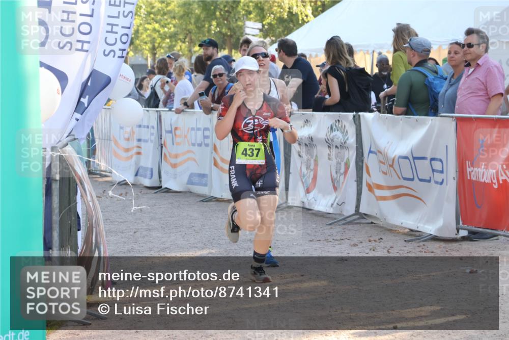 07.09.2025 - 19. Norderstedt Triathlon Luisa Fischer http://msf.ph/oto/8741341 07.09.2025 16:57:31 Ziel 437, 1056 meine-sportfotos.de