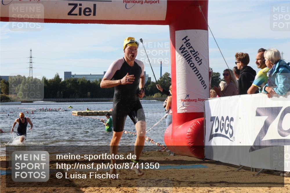 07.09.2025 - 19. Norderstedt Triathlon Luisa Fischer http://msf.ph/oto/8741350 07.09.2025 10:03:55 Schwimmen 1147, 1149 meine-sportfotos.de