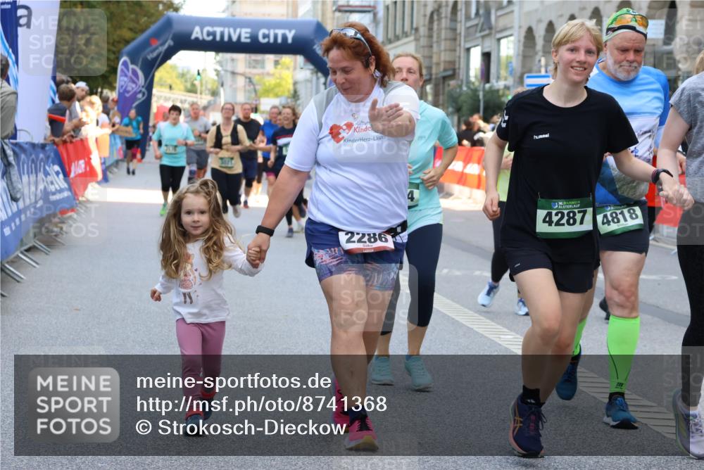07.09.2025 - BARMER Alsterlauf Strokosch-Dieckow http://msf.ph/oto/8741368 07.09.2025 10:18:25 Ziel 2063, 2099, 2267, 2554, 2625, 3084, 3092, 3143, 3499, 4023, 4071, 4477, 4780, 4869, 8063 meine-sportfotos.de