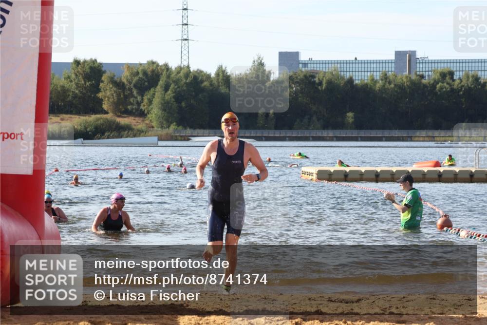 07.09.2025 - 19. Norderstedt Triathlon Luisa Fischer http://msf.ph/oto/8741374 07.09.2025 10:03:58 Schwimmen 1147, 1149 meine-sportfotos.de