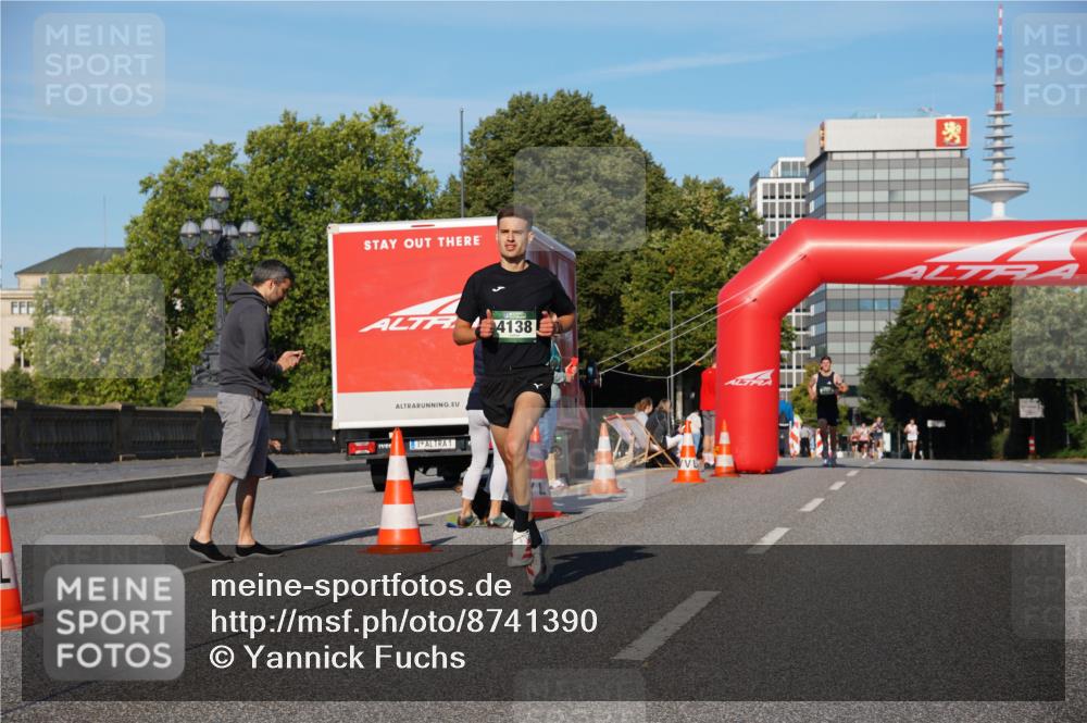 07.09.2025 - BARMER Alsterlauf Yannick Fuchs http://msf.ph/oto/8741390 07.09.2025 09:27:55 Laufen 4138, 1 meine-sportfotos.de
