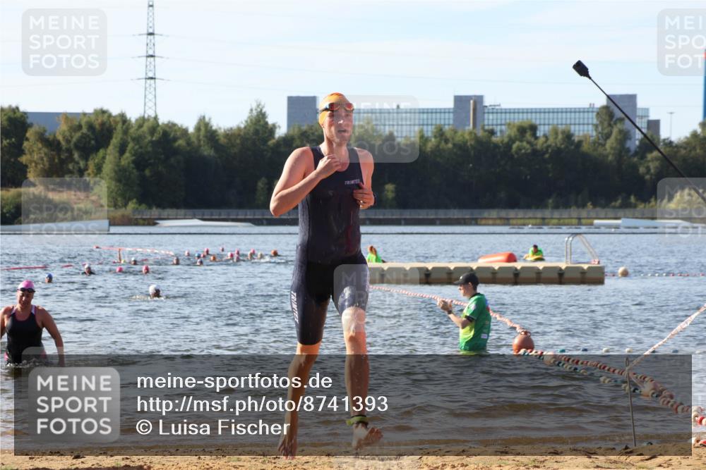 07.09.2025 - 19. Norderstedt Triathlon Luisa Fischer http://msf.ph/oto/8741393 07.09.2025 10:03:59 Schwimmen 1147, 1149 meine-sportfotos.de
