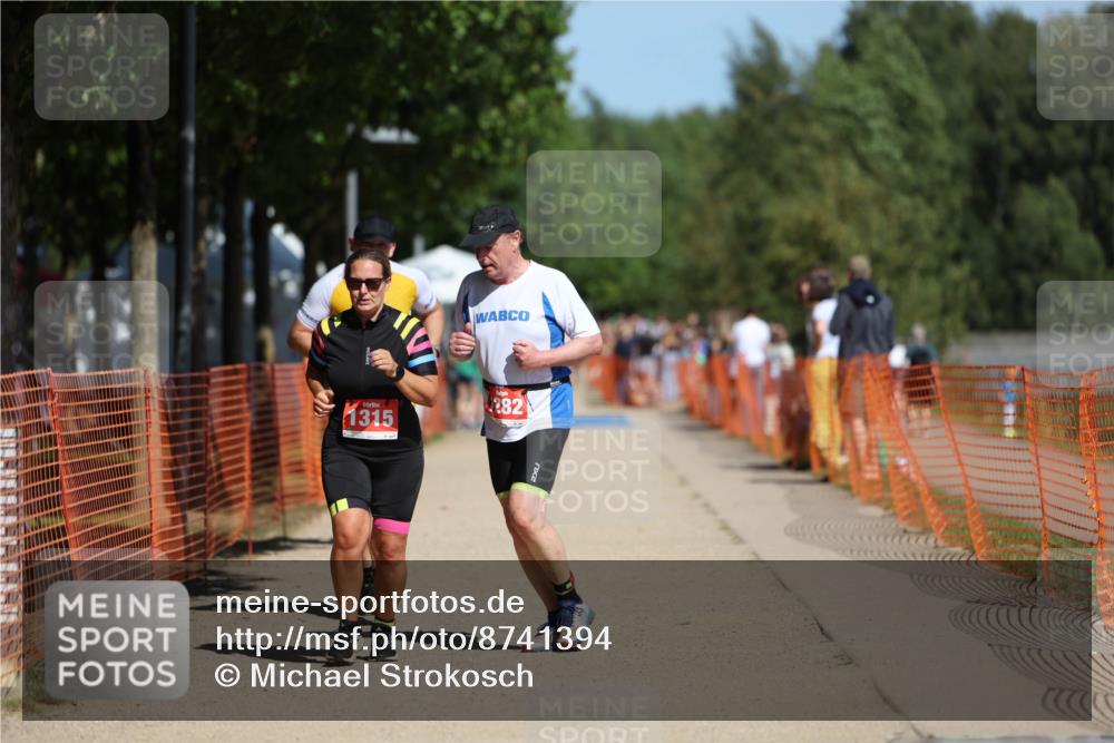 07.09.2025 - 19. Norderstedt Triathlon Michael Strokosch http://msf.ph/oto/8741394 07.09.2025 12:31:47 Laufen 168, 795, 898, 1282, 1315 meine-sportfotos.de