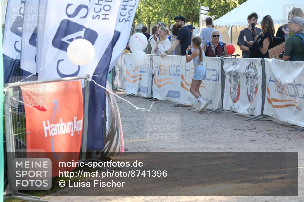 07.09.2025 - 19. Norderstedt Triathlon Luisa Fischer http://msf.ph/oto/8741396 07.09.2025 16:57:46 Ziel  meine-sportfotos.de