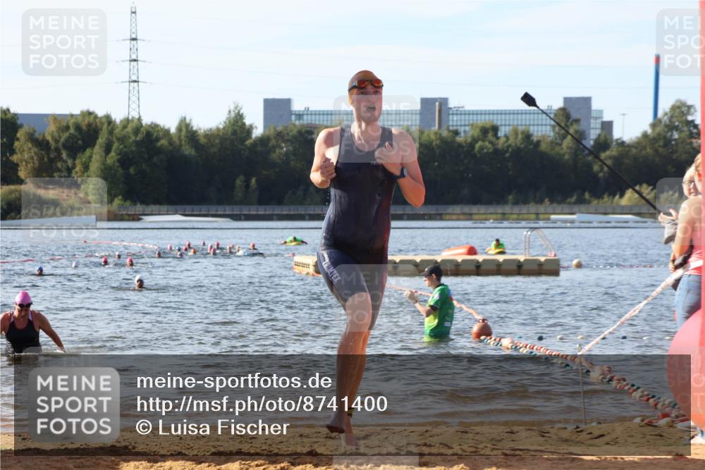 07.09.2025 - 19. Norderstedt Triathlon Luisa Fischer http://msf.ph/oto/8741400 07.09.2025 10:03:59 Schwimmen 1147, 1149 meine-sportfotos.de