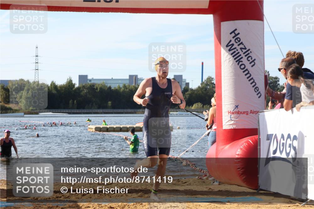 07.09.2025 - 19. Norderstedt Triathlon Luisa Fischer http://msf.ph/oto/8741419 07.09.2025 10:04:00 Schwimmen 1147, 1149 meine-sportfotos.de