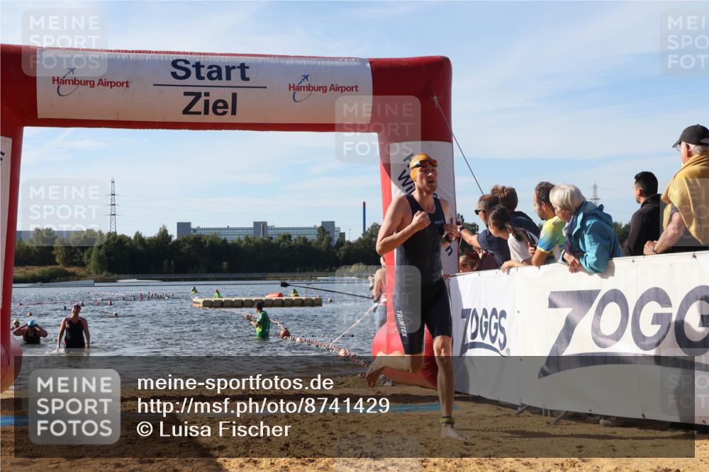 07.09.2025 - 19. Norderstedt Triathlon Luisa Fischer http://msf.ph/oto/8741429 07.09.2025 10:04:01 Schwimmen 1147, 1149 meine-sportfotos.de