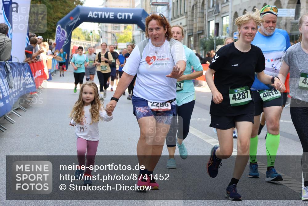 07.09.2025 - BARMER Alsterlauf Strokosch-Dieckow http://msf.ph/oto/8741452 07.09.2025 10:18:25 Ziel 2063, 2099, 2267, 2554, 2625, 3084, 3092, 3143, 3499, 4023, 4071, 4477, 4780, 4869, 8063 meine-sportfotos.de