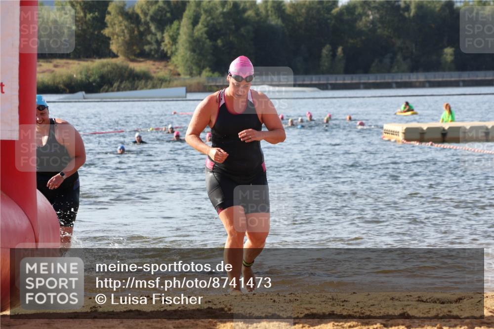07.09.2025 - 19. Norderstedt Triathlon Luisa Fischer http://msf.ph/oto/8741473 07.09.2025 10:04:10 Schwimmen 1113, 1118, 1149 meine-sportfotos.de