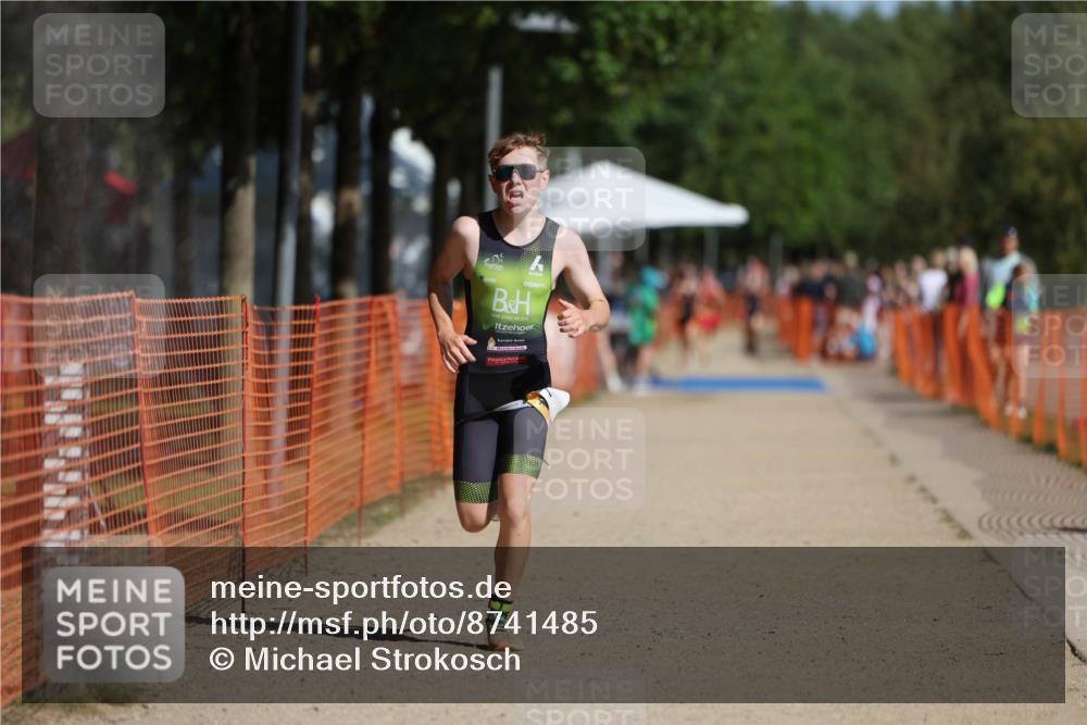 07.09.2025 - 19. Norderstedt Triathlon Michael Strokosch http://msf.ph/oto/8741485 07.09.2025 11:53:46 Laufen 1180 meine-sportfotos.de