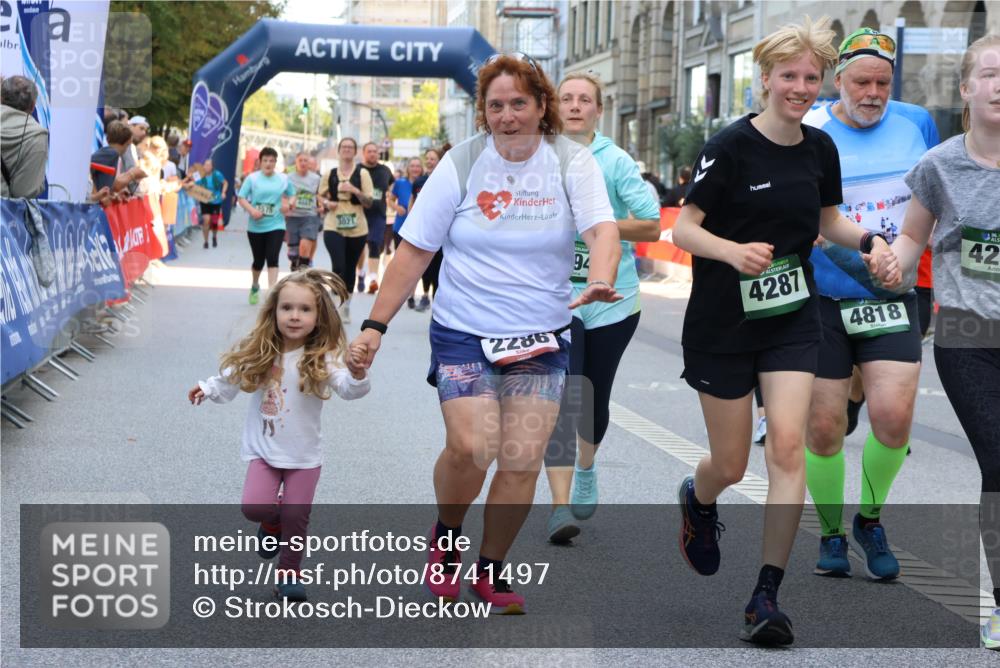 07.09.2025 - BARMER Alsterlauf Strokosch-Dieckow http://msf.ph/oto/8741497 07.09.2025 10:18:25 Ziel 2063, 2099, 2267, 2554, 2625, 3084, 3092, 3143, 3499, 4023, 4071, 4477, 4780, 4869, 8063 meine-sportfotos.de
