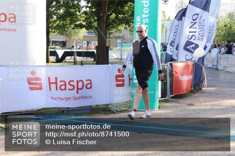 07.09.2025 - 19. Norderstedt Triathlon Luisa Fischer http://msf.ph/oto/8741500 07.09.2025 16:57:57 Ziel 1415, 1516 meine-sportfotos.de