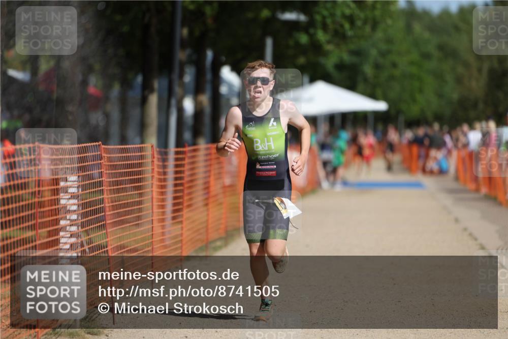07.09.2025 - 19. Norderstedt Triathlon Michael Strokosch http://msf.ph/oto/8741505 07.09.2025 11:53:46 Laufen 1180 meine-sportfotos.de