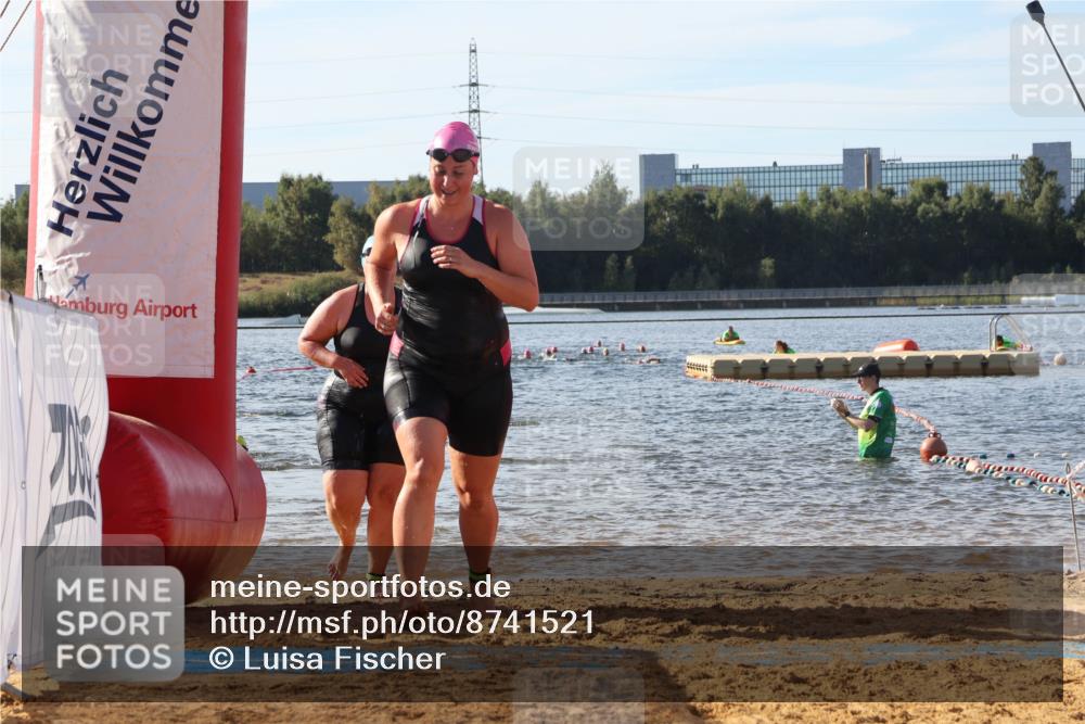 07.09.2025 - 19. Norderstedt Triathlon Luisa Fischer http://msf.ph/oto/8741521 07.09.2025 10:04:13 Schwimmen 1113, 1118 meine-sportfotos.de
