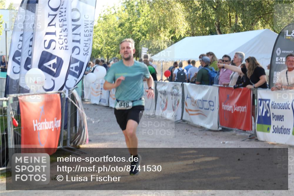 07.09.2025 - 19. Norderstedt Triathlon Luisa Fischer http://msf.ph/oto/8741530 07.09.2025 16:58:05 Ziel 946 meine-sportfotos.de