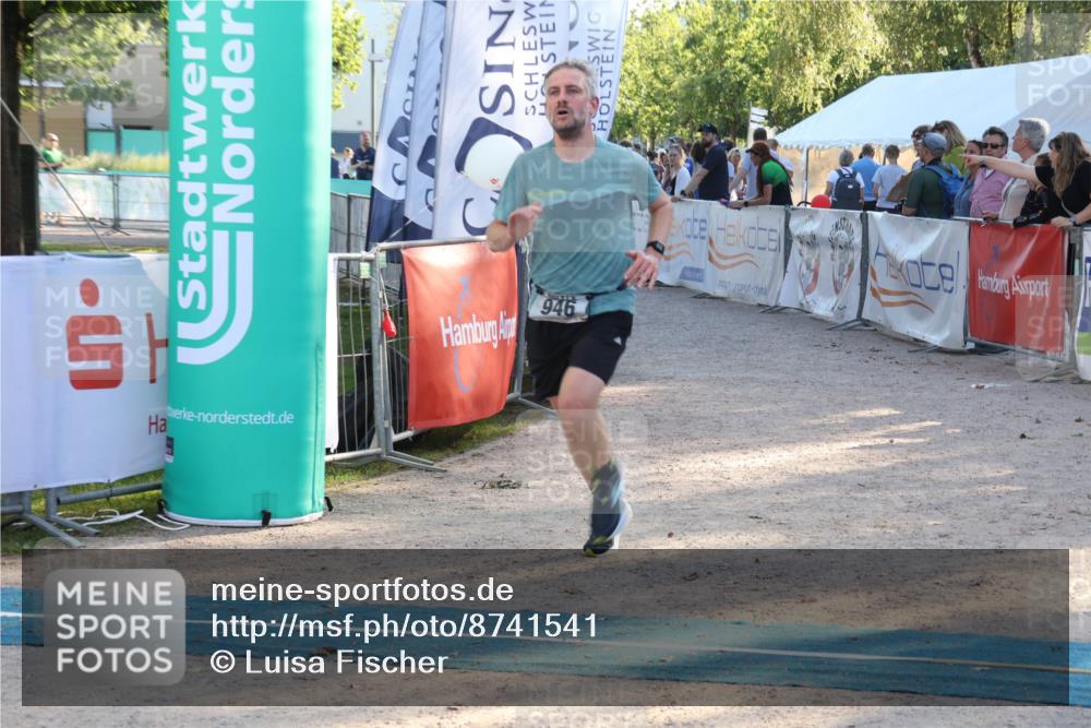 07.09.2025 - 19. Norderstedt Triathlon Luisa Fischer http://msf.ph/oto/8741541 07.09.2025 16:58:06 Ziel 946 meine-sportfotos.de