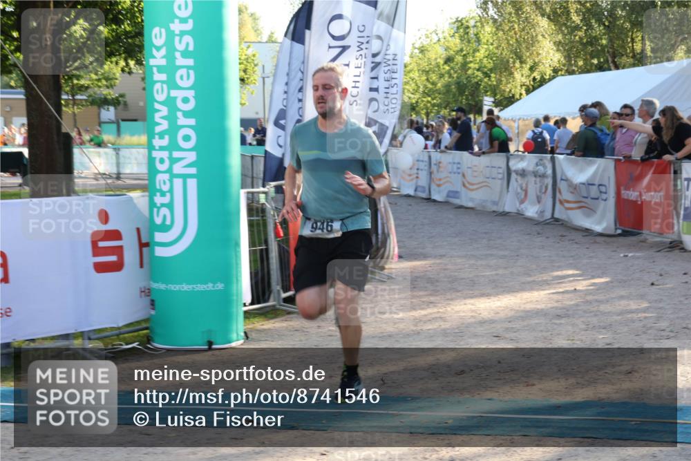 07.09.2025 - 19. Norderstedt Triathlon Luisa Fischer http://msf.ph/oto/8741546 07.09.2025 16:58:06 Ziel 946 meine-sportfotos.de