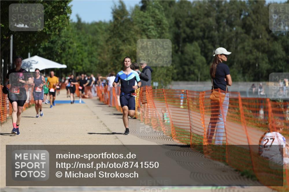 07.09.2025 - 19. Norderstedt Triathlon Michael Strokosch http://msf.ph/oto/8741550 07.09.2025 12:32:02 Laufen 201, 741 meine-sportfotos.de