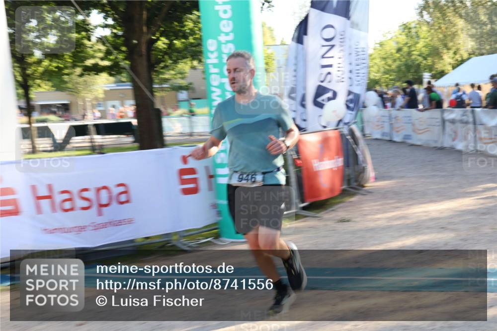 07.09.2025 - 19. Norderstedt Triathlon Luisa Fischer http://msf.ph/oto/8741556 07.09.2025 16:58:07 Ziel 946 meine-sportfotos.de