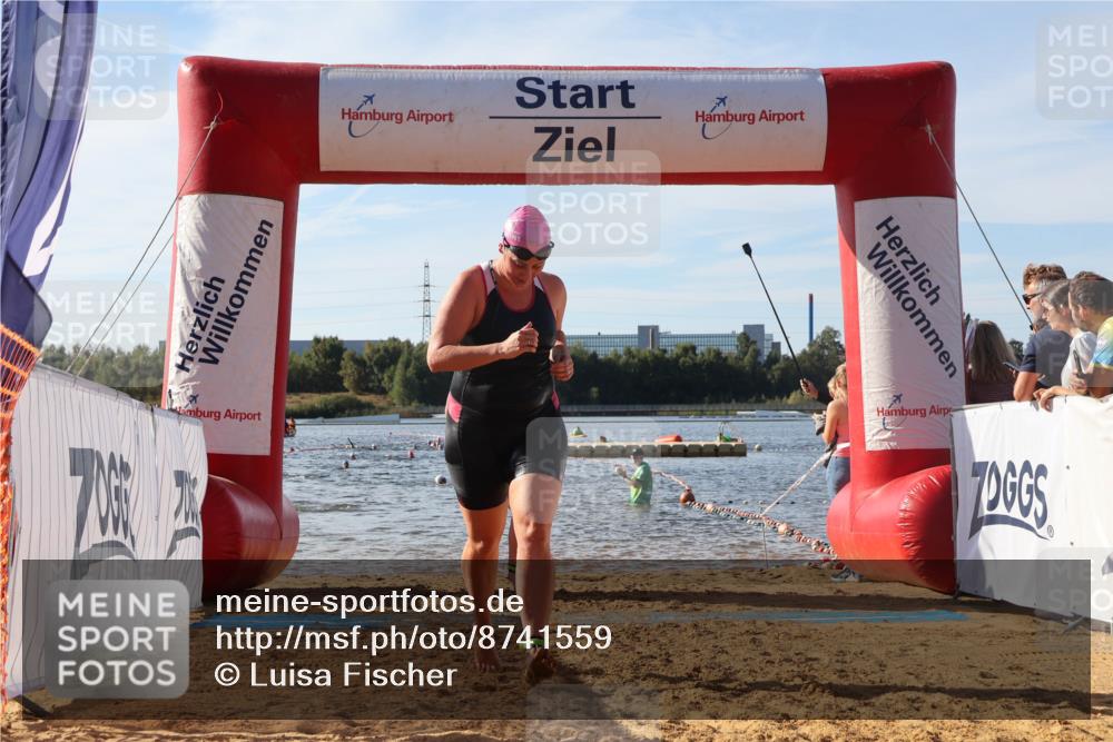 07.09.2025 - 19. Norderstedt Triathlon Luisa Fischer http://msf.ph/oto/8741559 07.09.2025 10:04:15 Schwimmen 1113, 1118 meine-sportfotos.de