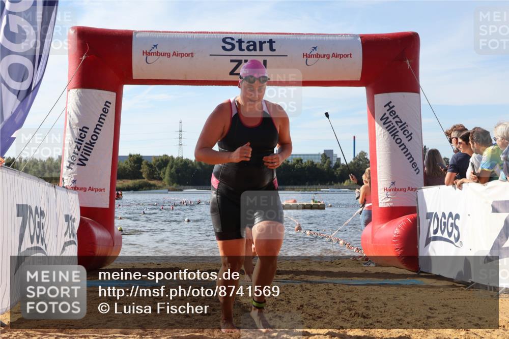 07.09.2025 - 19. Norderstedt Triathlon Luisa Fischer http://msf.ph/oto/8741569 07.09.2025 10:04:15 Schwimmen 1113, 1118 meine-sportfotos.de