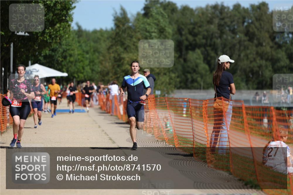 07.09.2025 - 19. Norderstedt Triathlon Michael Strokosch http://msf.ph/oto/8741570 07.09.2025 12:32:03 Laufen 201, 741 meine-sportfotos.de