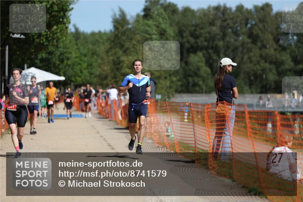 07.09.2025 - 19. Norderstedt Triathlon Michael Strokosch http://msf.ph/oto/8741579 07.09.2025 12:32:03 Laufen 201, 741 meine-sportfotos.de