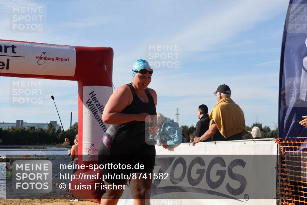 07.09.2025 - 19. Norderstedt Triathlon Luisa Fischer http://msf.ph/oto/8741582 07.09.2025 10:04:18 Schwimmen 1113, 1118 meine-sportfotos.de