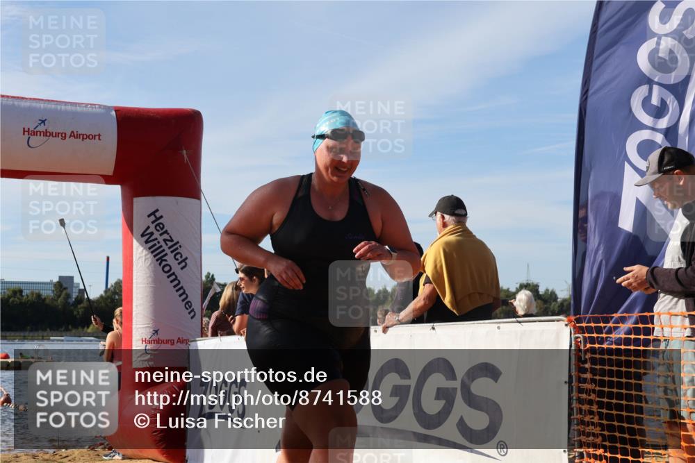 07.09.2025 - 19. Norderstedt Triathlon Luisa Fischer http://msf.ph/oto/8741588 07.09.2025 10:04:18 Schwimmen 1113, 1118 meine-sportfotos.de