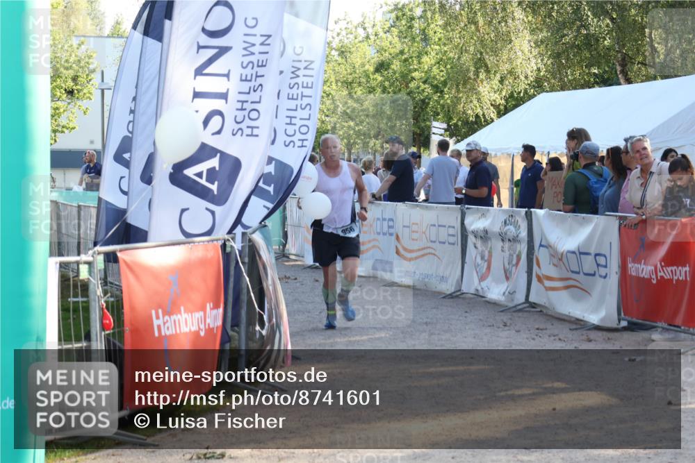 07.09.2025 - 19. Norderstedt Triathlon Luisa Fischer http://msf.ph/oto/8741601 07.09.2025 16:58:31 Ziel 956 meine-sportfotos.de