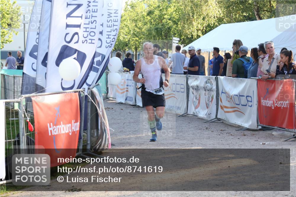 07.09.2025 - 19. Norderstedt Triathlon Luisa Fischer http://msf.ph/oto/8741619 07.09.2025 16:58:32 Ziel 956 meine-sportfotos.de
