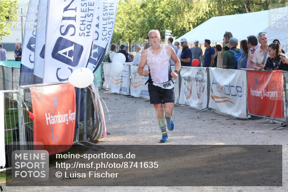 07.09.2025 - 19. Norderstedt Triathlon Luisa Fischer http://msf.ph/oto/8741635 07.09.2025 16:58:33 Ziel 956 meine-sportfotos.de